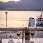 Appartement Seaside With A Great View In *