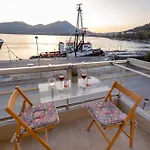 Seaside With A Great View In Chalkís