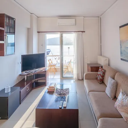 Seaside With A Great View In Διαμέρισμα *